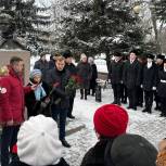 В Москве активисты «Единой России» поздравили военнослужащих с Днём защитника Отечества