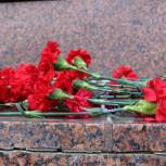 Единороссы Москвы почтили память погибших в битве за Сталинград