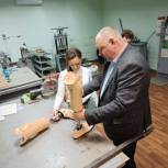 Рабочая группа по вопросам СВО организует обучение производству бионических протезов для сотрудников Луганского протезно-ортопедического завода