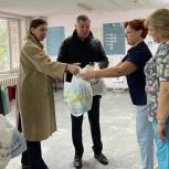 В Таганроге депутаты помогают молодой маме из Херсонской области