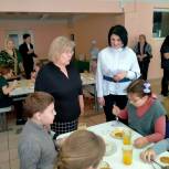 В Ливнах провели мониторинг качества горячего питания учащихся начальных классов