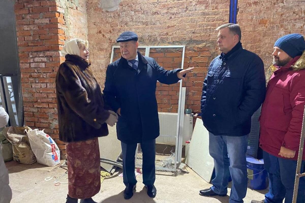 Депутат Мособлдумы Александр Баранов проверил капремонт Петровской больницы