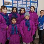 40 детей из малообеспеченных семей Октябрьского района получат новую яркую куртку к весне