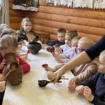 В Воронеже «Единая Россия» организовала для воспитанников детского сада экскурсию в Музей русского быта