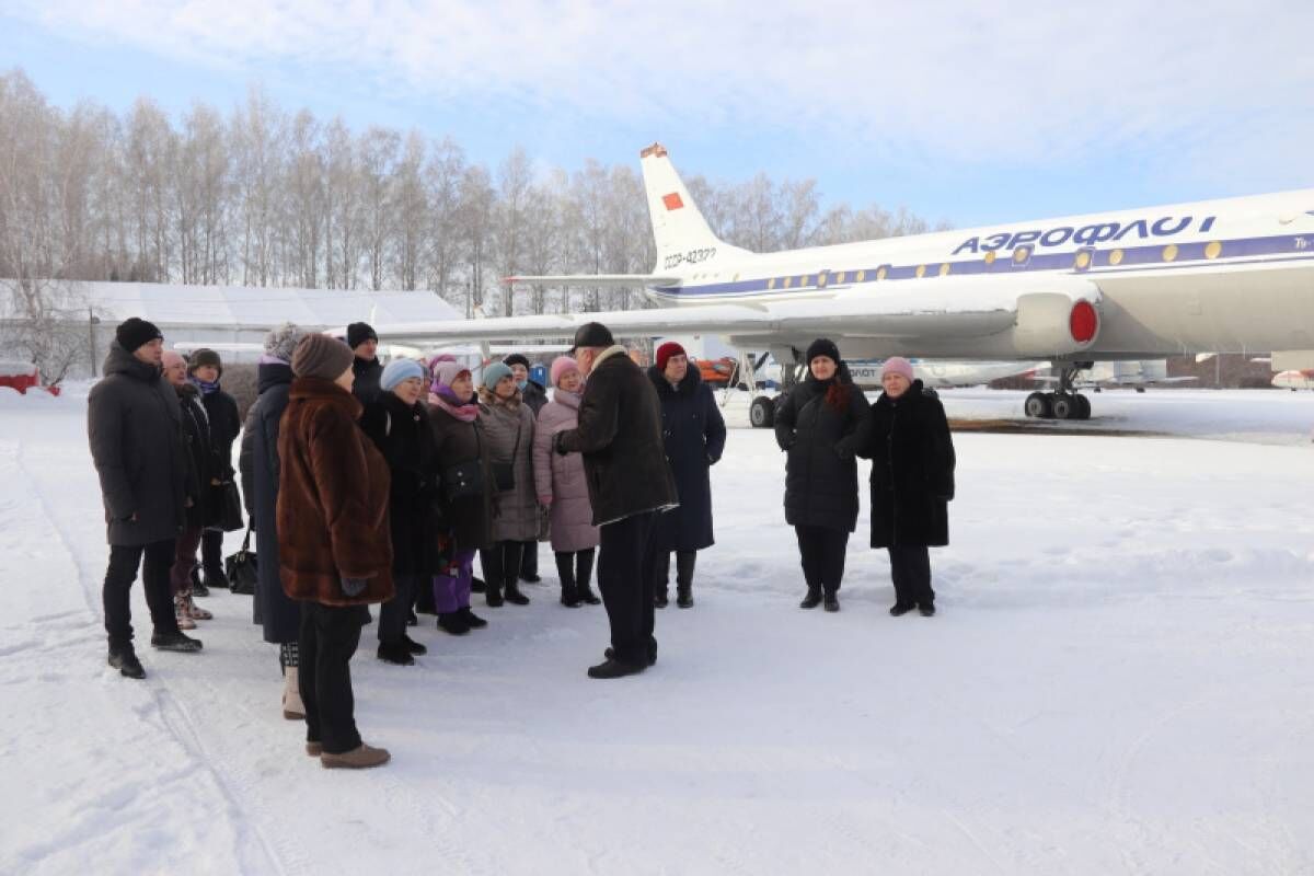 Единая Россия» организовала для жителей Ульяновска экскурсию в музей  истории гражданской авиации