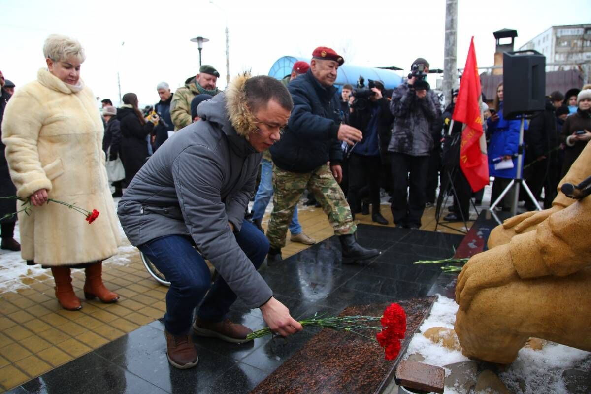 В Астраханской области «Единая Россия» почтила память воинов-интернационалистов