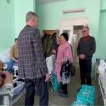 Активисты «Единой России» навестили бойцов в военном госпитале Приморья