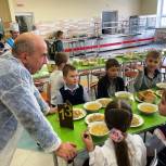 Вопрос организации горячего питания стоит на ежедневном контроле у директора каждой школы и руководства Калужской области
