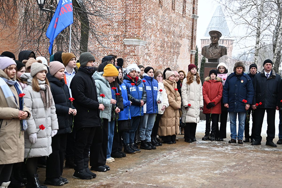 Смоляне почтили память воинов-интернационалистов | 15.02.2024 | Смоленск -  БезФормата