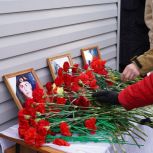При поддержке «Единой России» в Горно-Алтайске открыли мемориальные доски в память об участниках СВО