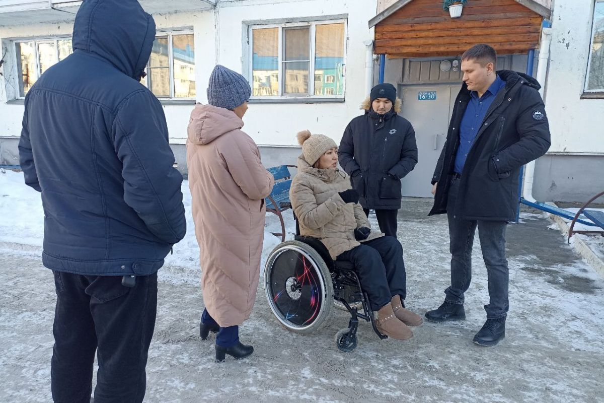 В Горно-Алтайске провели мониторинг доступной среды на территории МКД