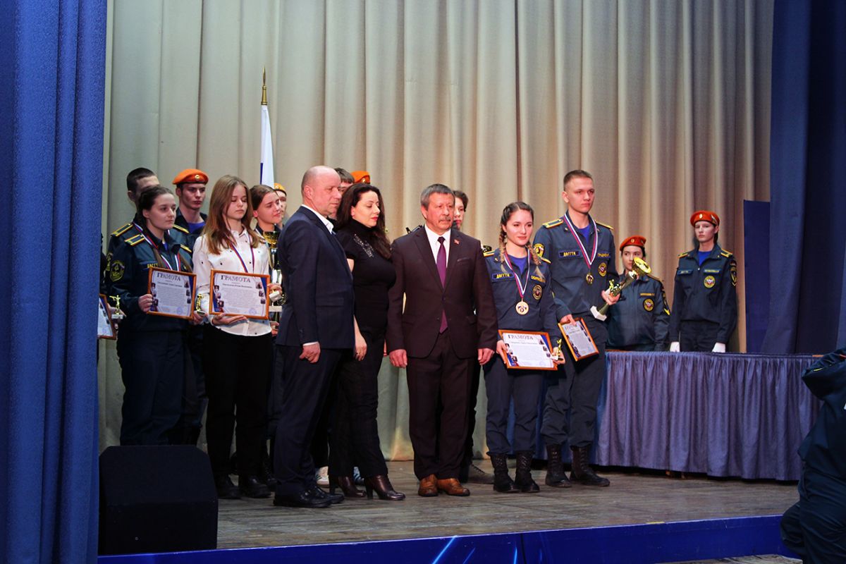 Победителей и призеров чемпионата по пулевой стрельбе наградили во  Владивостоке