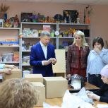 Более 4000 комплектов «сухого душа» отправили бойцам на фронт участники программы «Активное долголетие» в Дзержинском