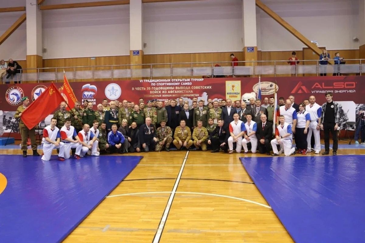 В Челябинске состоялся VI традиционный открытый турнир по спортивному самбо