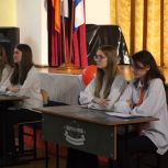 В Камчатском крае «Единая Россия» установила Парты Героя в честь погибших участников СВО