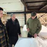 Единороссы посетили щелковское предприятие по производству форм для различных изделий