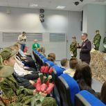 «Единая Россия» организовала в Надыме патриотический урок мужества для школьников