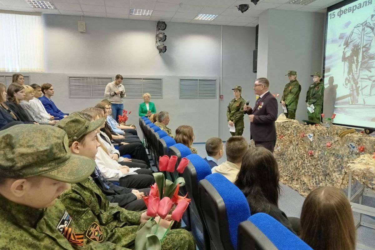 «Единая Россия» организовала в Надыме патриотический урок мужества для школьников