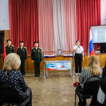 В Орловских школах установили еще две «Парты Героев»