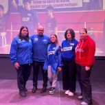 Девушки из «Молодой Гвардии» и «Волонтерской Роты» отправились в качестве волонтеров на Донбасс