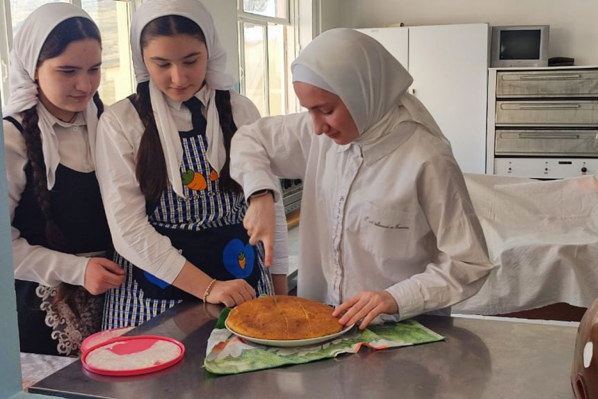 Активисты проекта «Крепкая семья» организовали в чеченских школах открытые уроки про семейные ценности