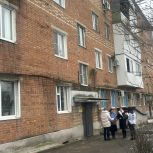 Единороссы провели информационную встречу с жильцами многоквартирных домов в Пролетарске