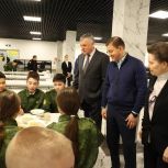 Андрей Турчак посетил школу №8 Ханты-Мансийска