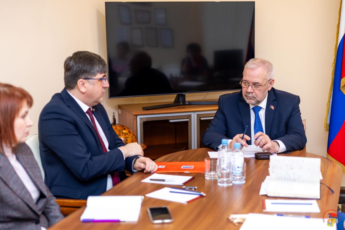 Андрей Зыков встретился с министром труда и социальной политики региона Сергеем Кучеренко