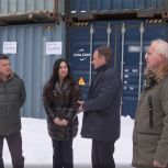«Единая Россия» и фонд «Наша Правда» передали контейнеры для подземных укрытий бойцам в зону СВО
