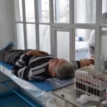 В ЛНР активисты «Единой России» сдали кровь для раненых бойцов СВО