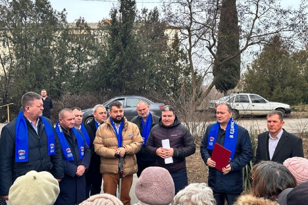 Во всех районах Севастополя продолжаются рабочие выезды в рамках  партпроекта «Единой России» «Жители МКД»