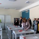 «Партийный десант» оценил возможности новой костромской школы в микрорайоне Новый город