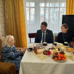 Депутаты «Единой России» поздравили со 100-летием ветерана Великой Отечественной войны Елену Васильевну Горобец
