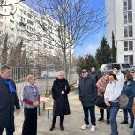 Партийцы продолжают проводить встречи с севастопольцами в целях исполнения партпроекта «Жители МКД»