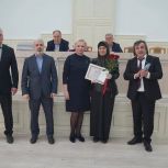 Депутаты от «Единой России» наградили отличившихся работников образования в Кизилюрте и Кизилюртовском районе
