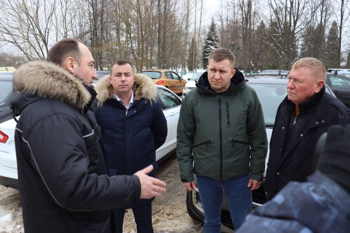 Ступинские партийцы обсудили с жителями улицы Колхозная актуальные вопросы  микрорайона | 01.02.2024 | Подмосковье - БезФормата