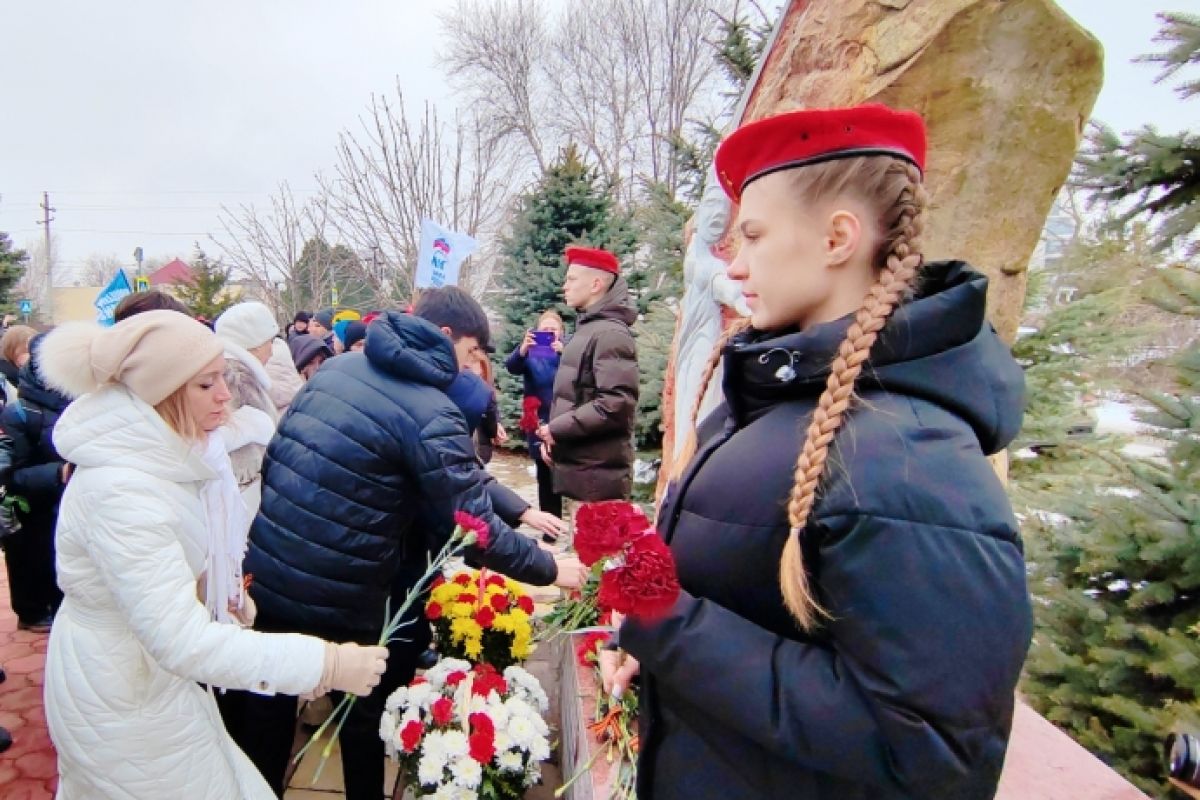 В Цимлянске почтили память павших в Сталинградской битве бойцов Красной  Армии