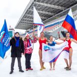 В рамках Всероссийского зимнего спортивного марафона «Сила России» единороссы провели закаливающую тренировку на Гребном канале