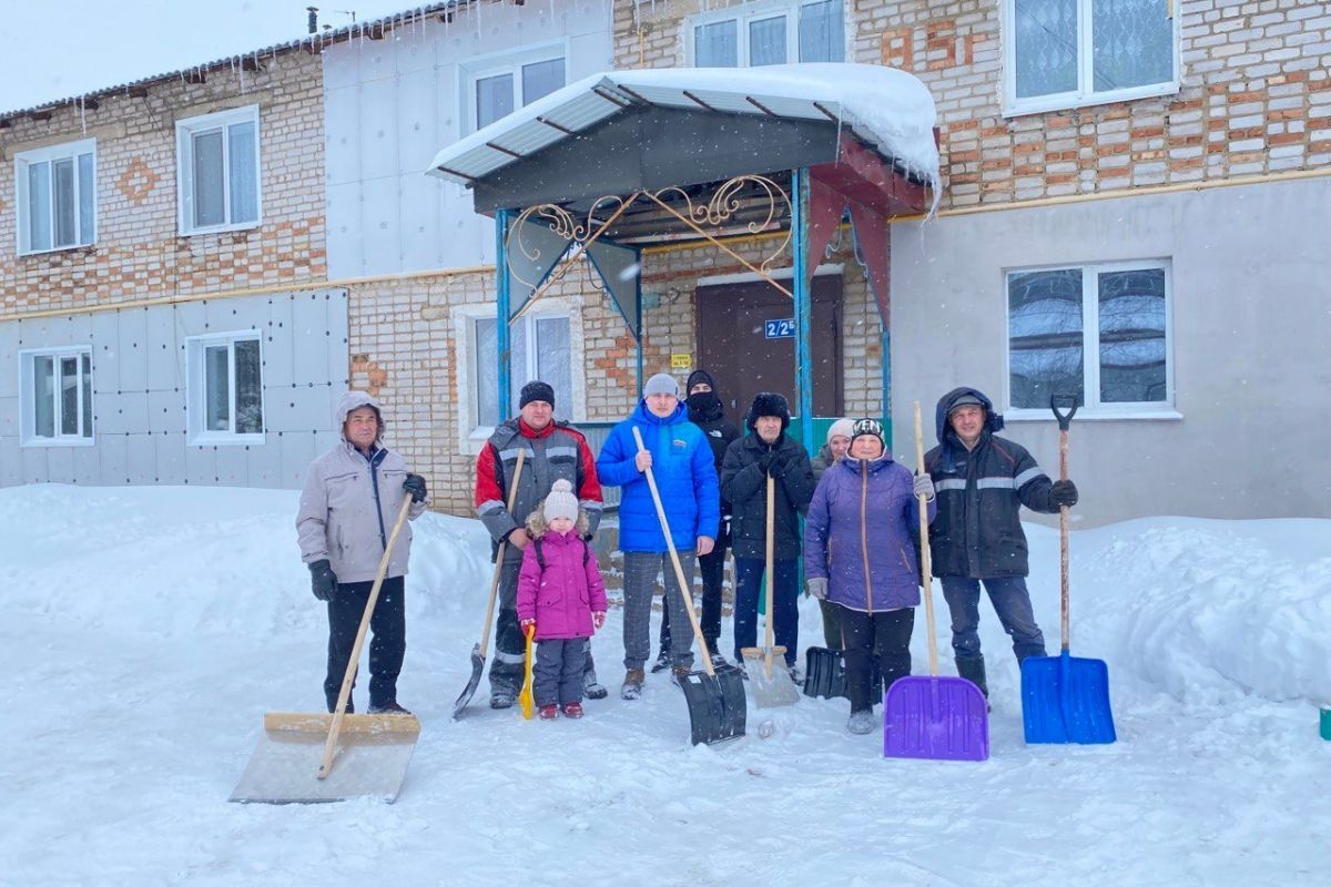 По партпроекту «Жители МКД» в Башкортостане устроили субботник и дворовый праздник