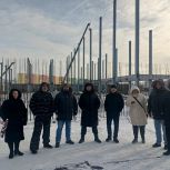 Партийцы Шарыпово провели  партийный десант и проверили ход работ по строительству бассейна