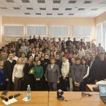 Депутат Госдумы Оксана Фадина поделились историями и личным опытом со студентами ОмГАУ