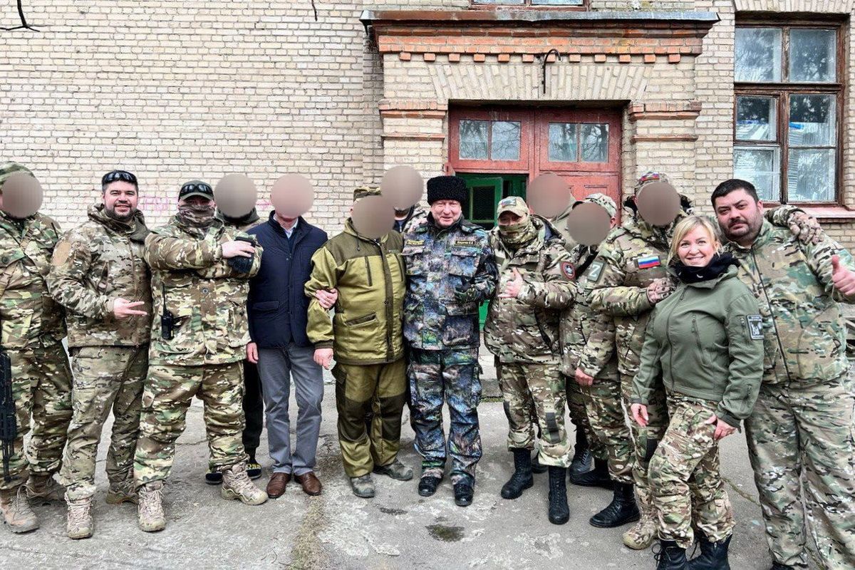 Во время очередной поездки на Донбасс участники «Нижегородского ополчения -  2022» поздравили военнослужащих СВО с Днем защитника Отечества