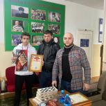 В Кумторкалинском районе при поддержке «Единой России» прошел шахматно-шашечный турнир