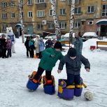 В Осинниках единороссы провели «Веселые старты»