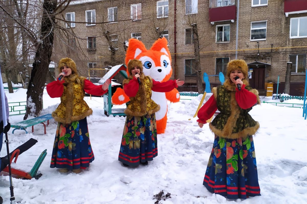 Веселые праздники проходят во дворах липчан | 05.02.2024 | Липецк -  БезФормата