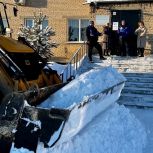 В поселке Исаково ученики и педагоги благодарят депутата за своевременную помощь