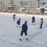 В Новосибирске при поддержке «Единой России» состоялся турнир по хоккею с мячом