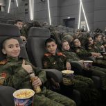 В Дагестане «Единая Россия» устроила поход в кинотеатр для детей погибших участников СВО
