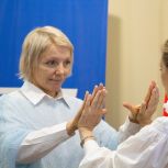 Единороссы организовали психологический тренинг для жительниц Кемерова