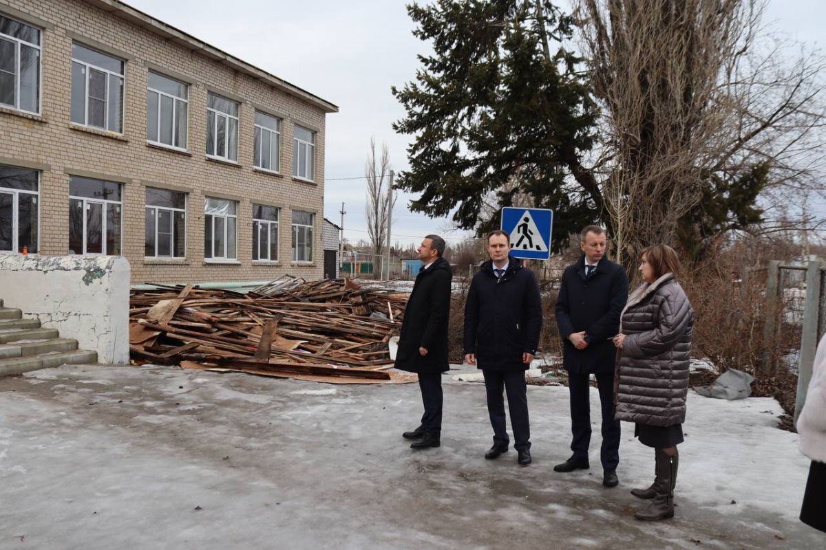 В Волгоградской области в рамках народной программы партии продолжается  капитальный ремонт школ